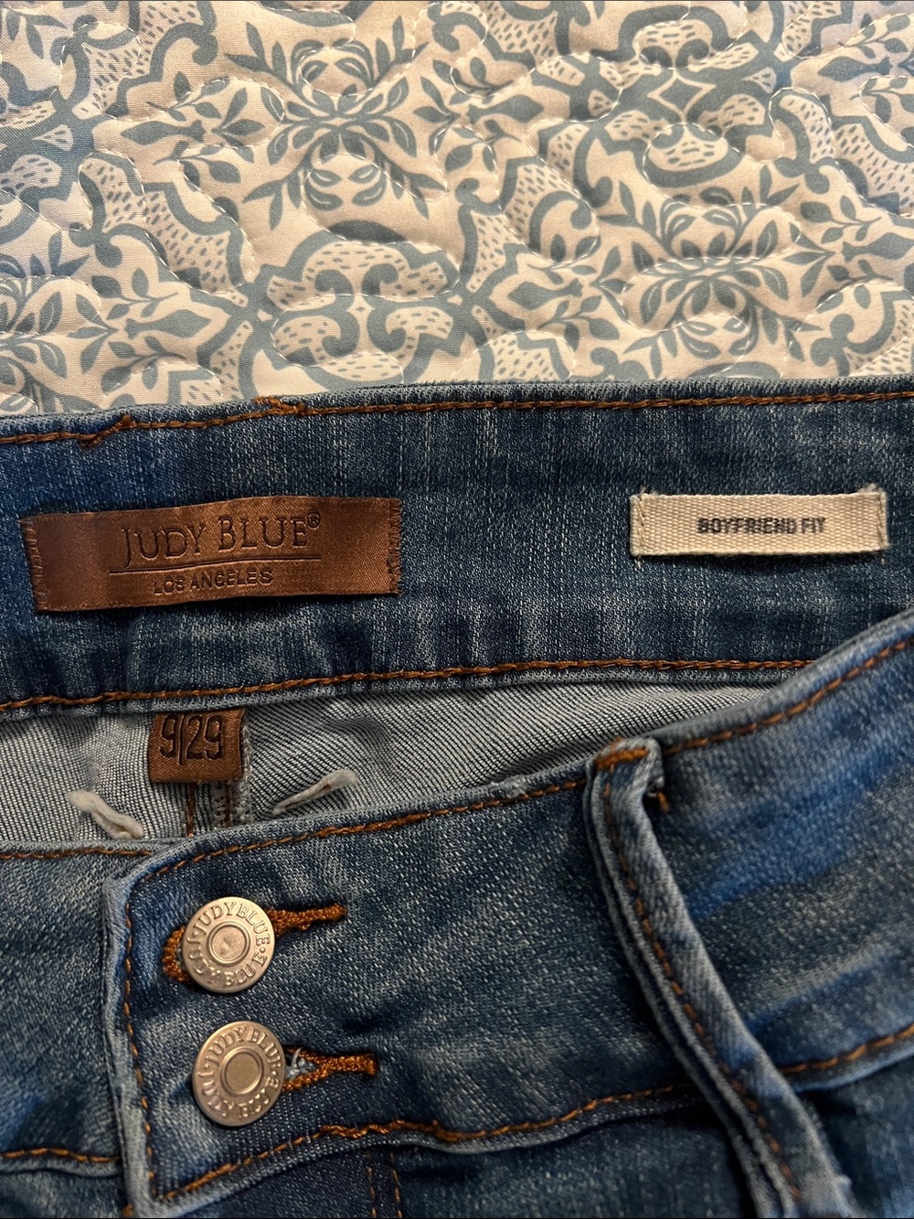 Judy Blue Mid rise double button cool denim boyfriend